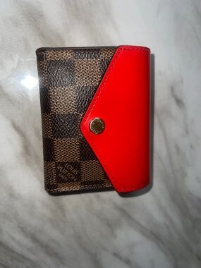 LOUIS Vuitton Damier zoe wallet - authentic